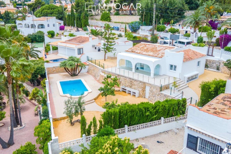Calpe - Frumoasă vilă în stil mediteranean cu vedere la mare, de vânzare!